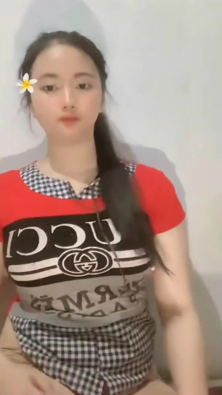 Colok Memek Pacar Hijab Yang Sange