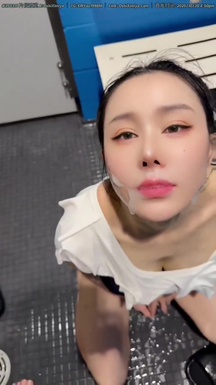 Abg Cantik Bergoyang Di Atas Melayani Ayang