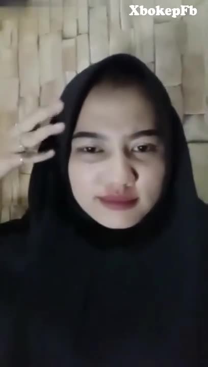 Chindo Cantik Lagi Sange Colmek Pakai Lingerie Merah