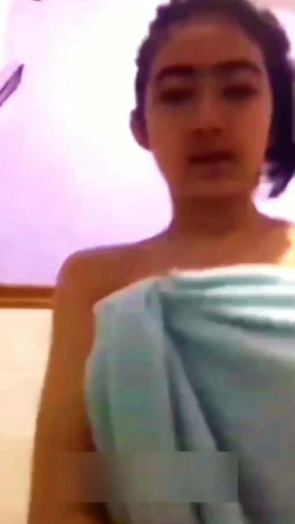 Miggie Si Montok Ngewe Di Saat Rumah Lagi Sepi