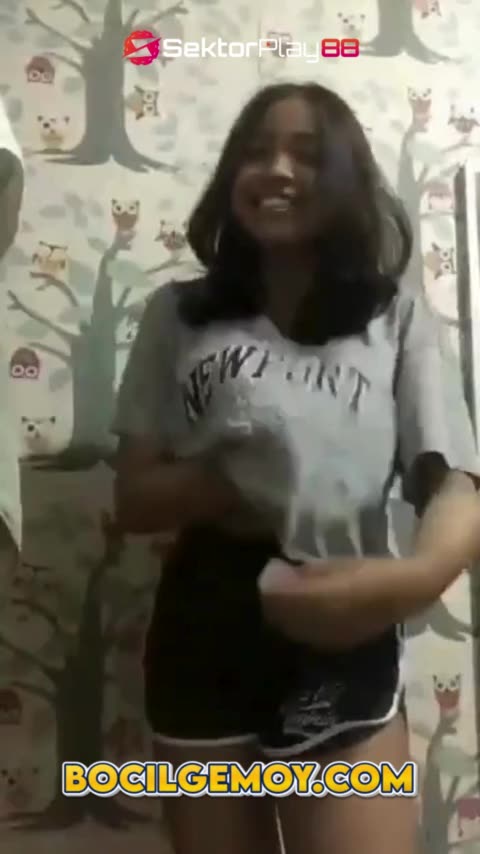 Abg Kacamata Cantik Nyepong Nikin Ngilu