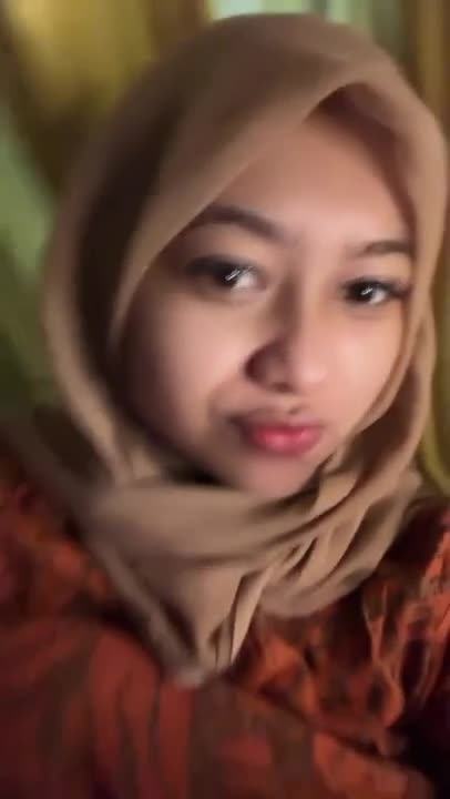 Abg Cantik Nyepong Pacar Crot Di Mulut