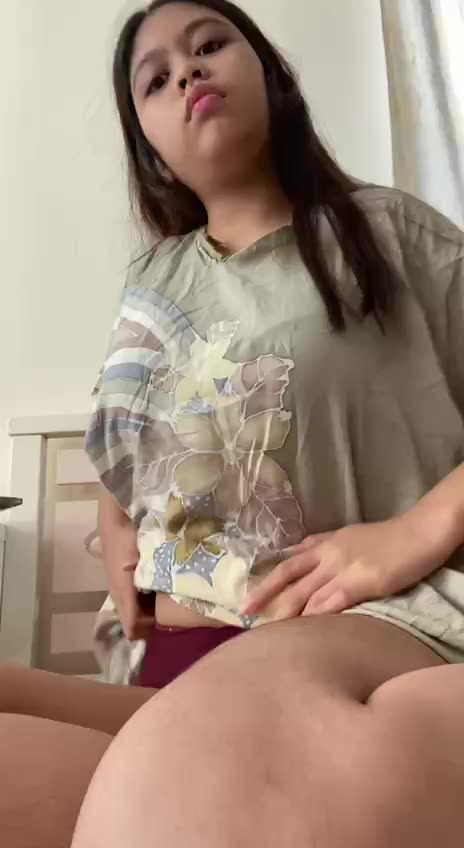 Skandal Miss Rini Ngewe Kena Crot Di Mulut